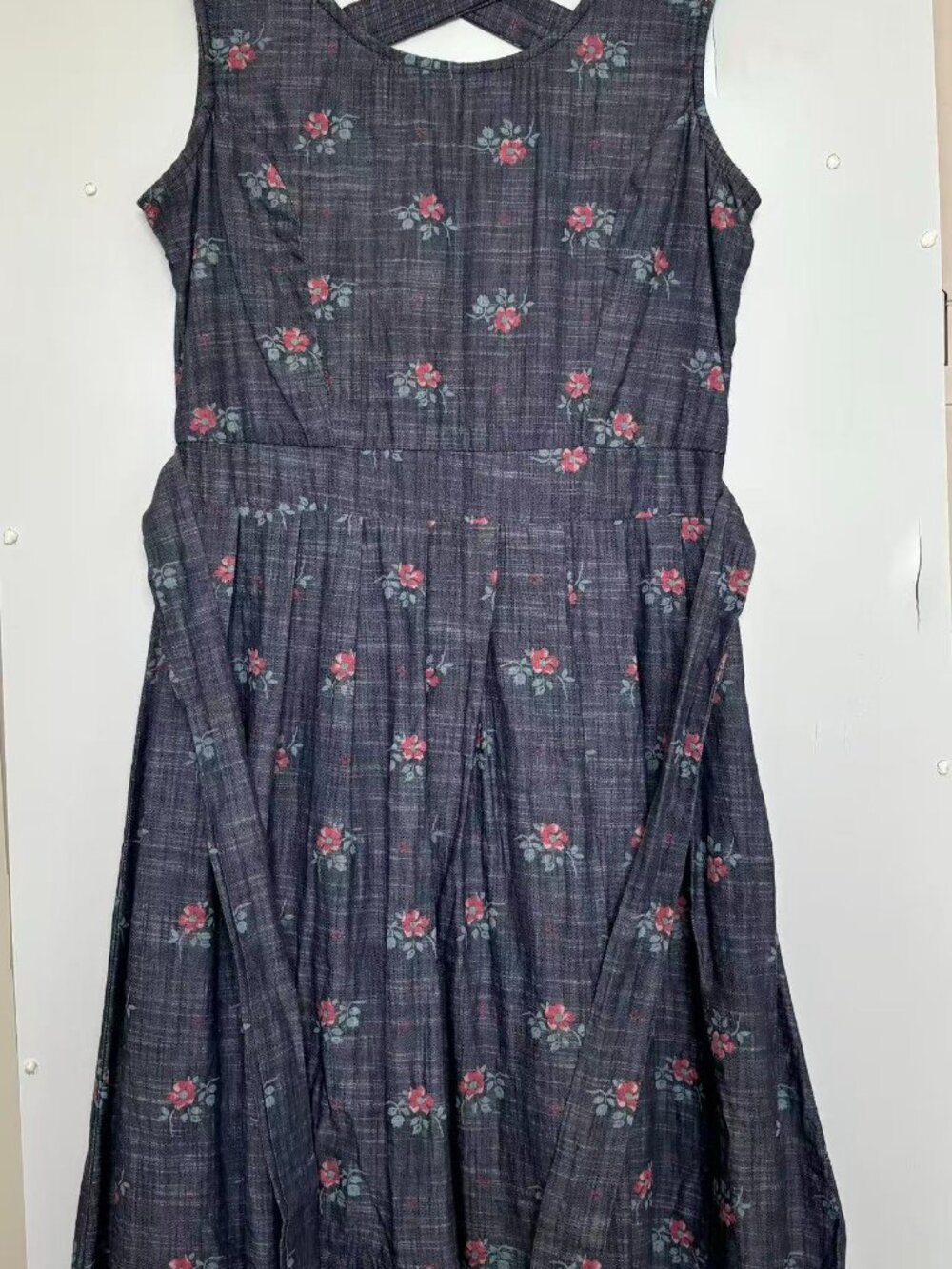 Dress - Picture 2 of 2